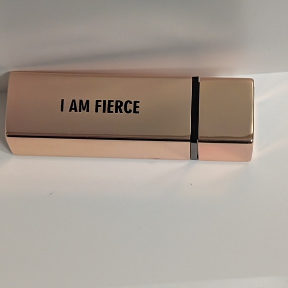 RealHer Moisturizering Lipstick I Am Fierce (New) - Picture 2 of 7